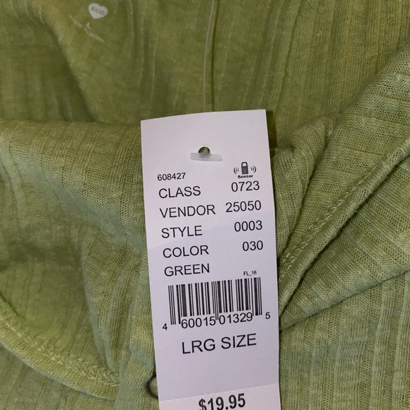 Pacsun NWT button up top - Picture 3 of 5